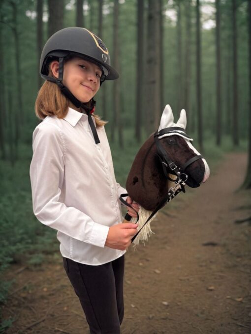 Hobbyhorse Pandora avec filet et bonnet blanc taille M - Featured en forêt