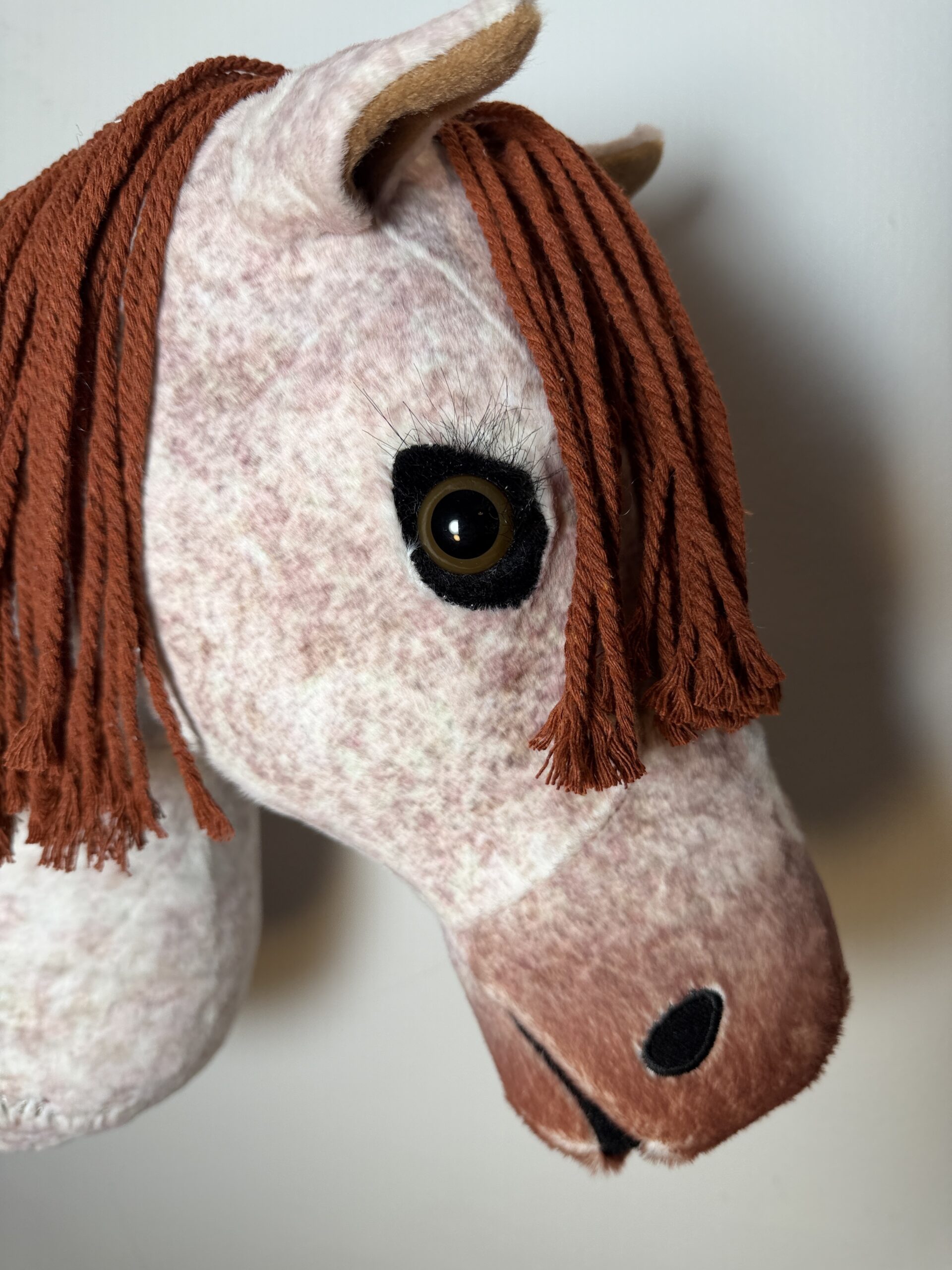 Hobbyhorse Poppy (par LeMieux) - Cheval Bâton Taille L – Image 5