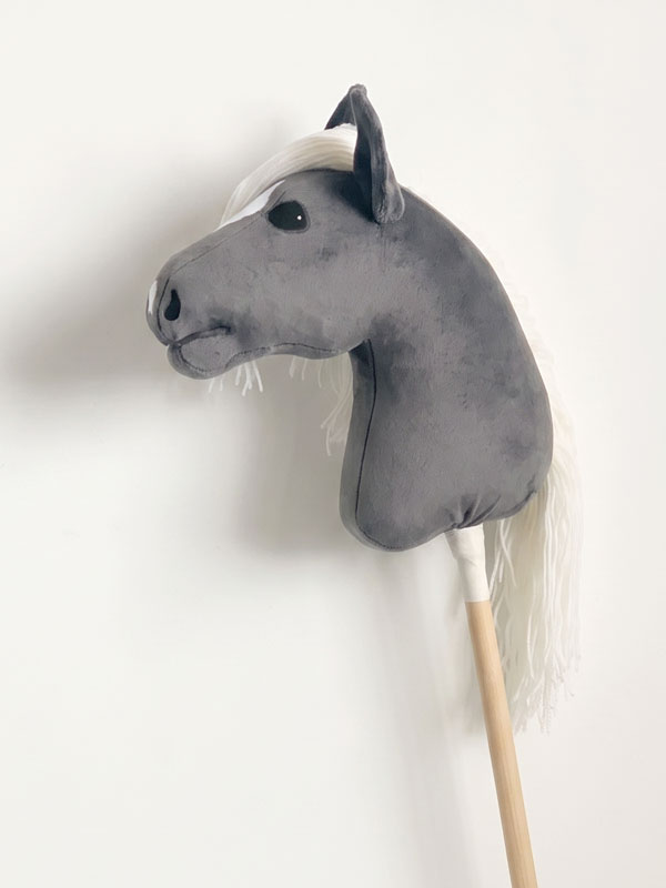 Hobbyhorse Gris Foncé avec Crinière Blanche (par HHLover) – Cheval Bâton Taille M – Image 3