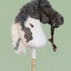 Hobbyhorse pie gris et blanc HOF taille M, crinière grise et blanche – profil droit