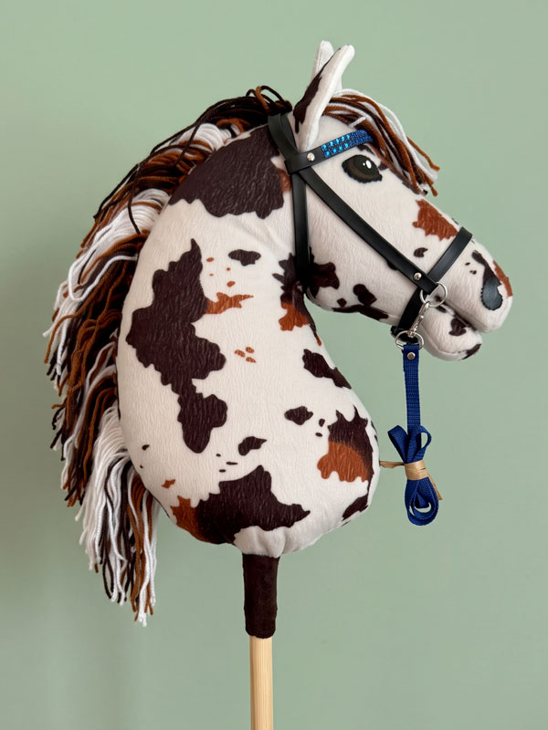 Hobbyhorse pie HOF taille M avec crinière tricolore blanche, alezane et noire – profil droit
