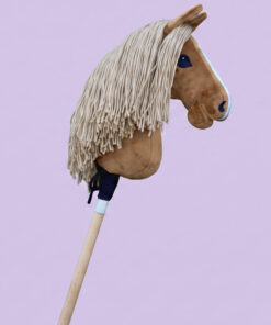 Hobbyhorse Châtaigne avec Crinière Dorée (par HWStudio) – Cheval Bâton Taille L